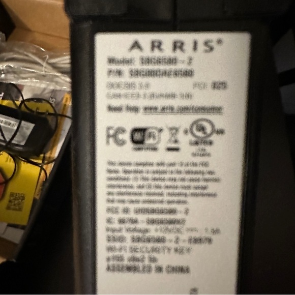 Arris SURFboard Cable Modem & Wifi Router Model SBG6580 N300 Motorola - Picture 10 of 13